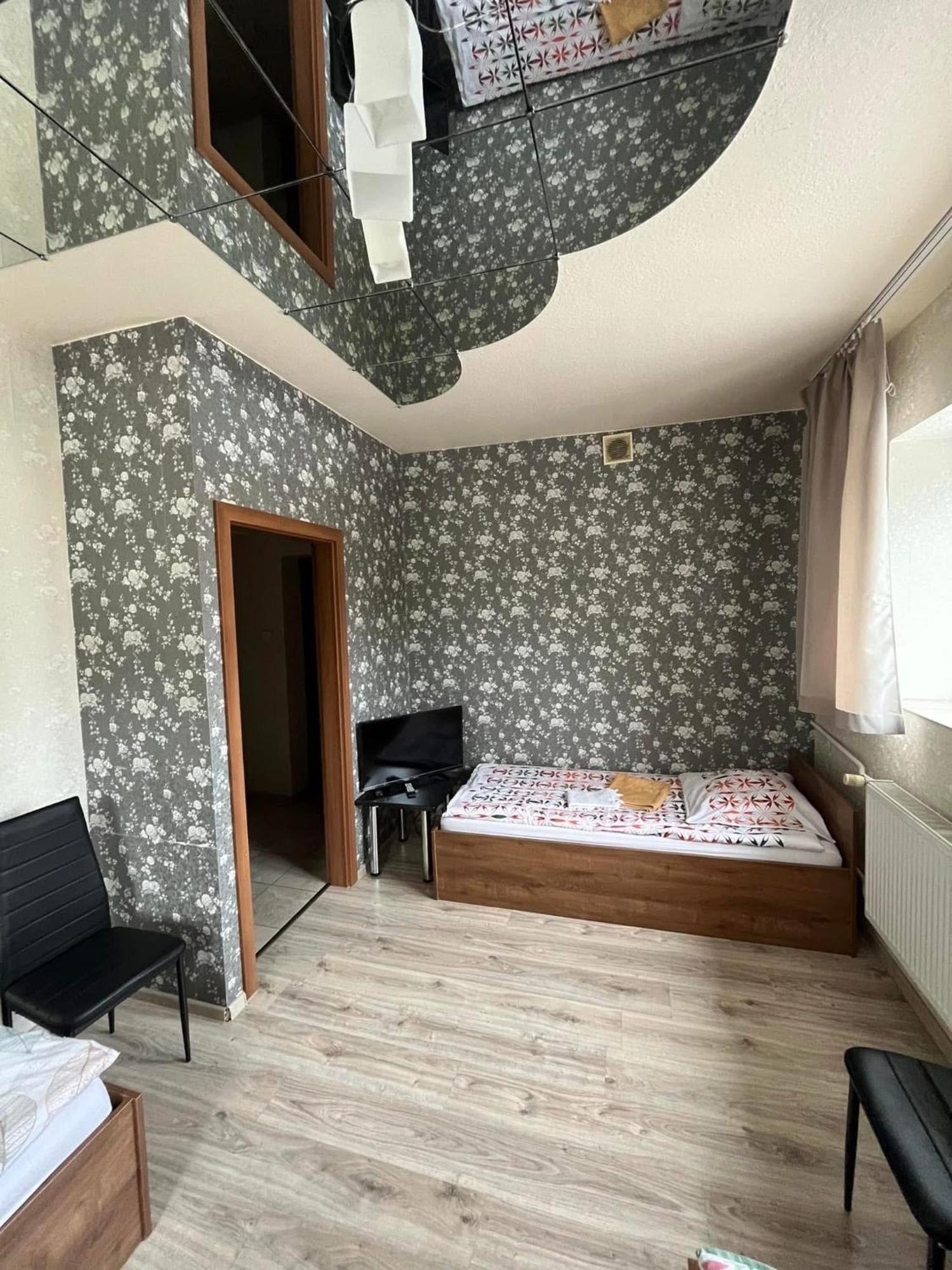 Zajazd Lesny Zakatek Dawniej Zajazd Don Kichot Lodz  Ngoại thất bức ảnh